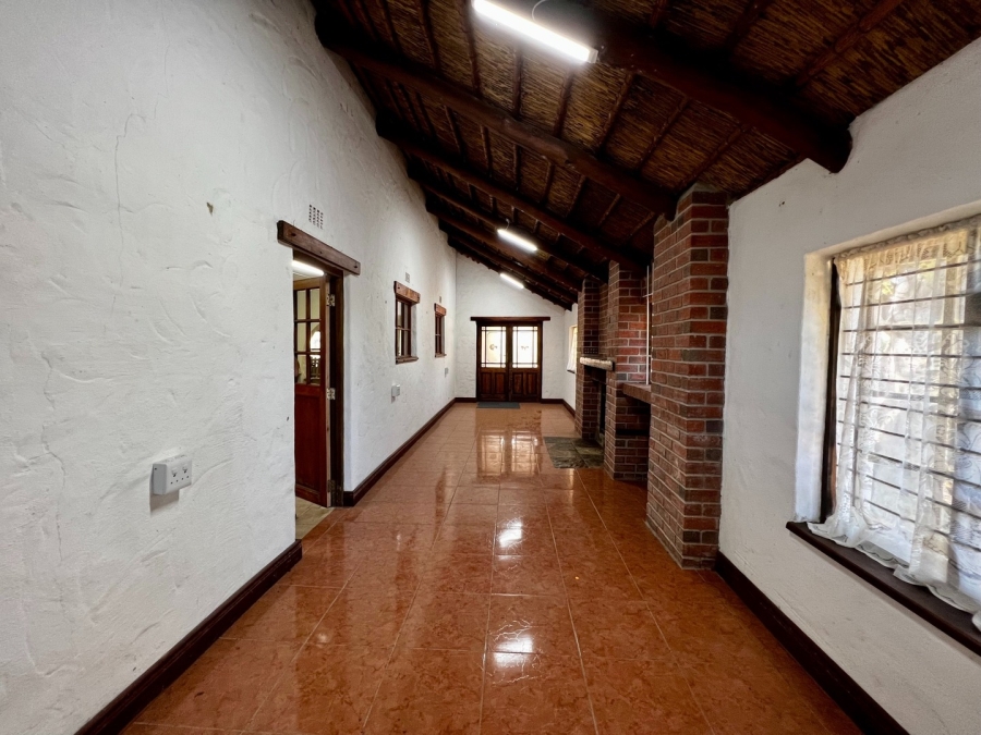 7 Bedroom Property for Sale in Sir Lowrys Pass Village Western Cape